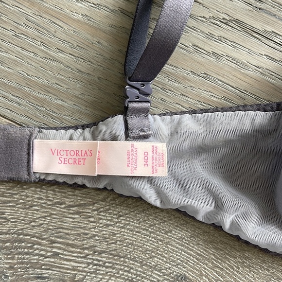 Victoria’s Secret Very Sexy Padded Push-Up Bra-34DD - Picture 5 of 7